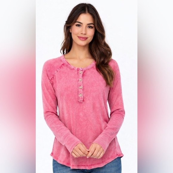 Zenana Outfitters Tops - Zenana NEW In Bag Women's Pink Mineral Wash Henley Medium PTP 23